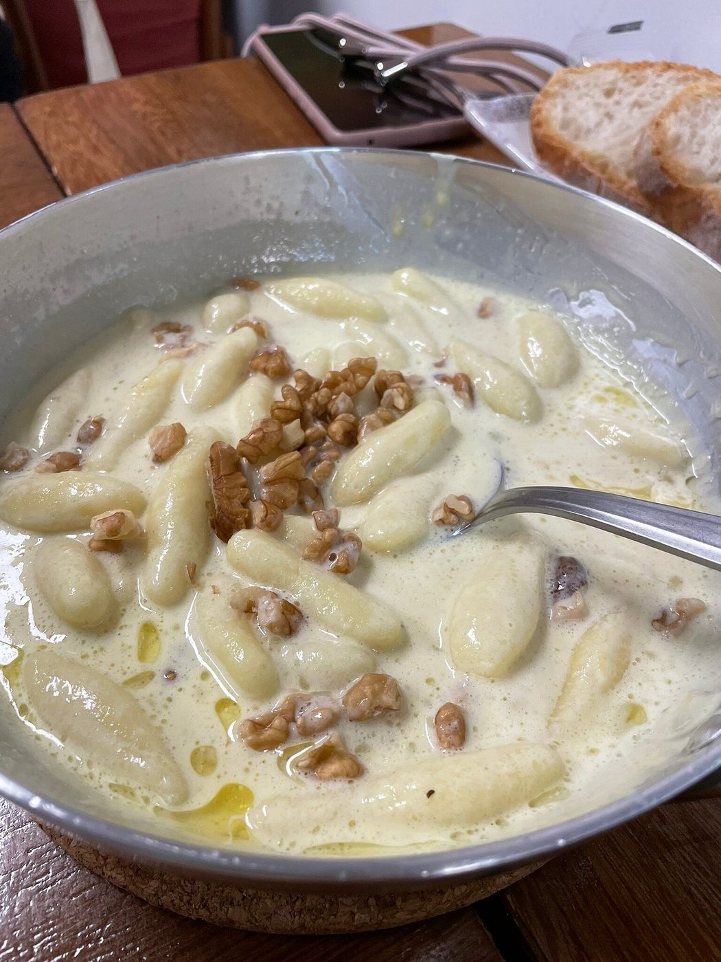 Gnocchi di patate con crema di Castelmagno e noci